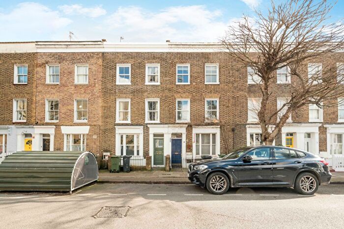 3 Bedroom Town House To Rent In Wanless Road, London, SE24