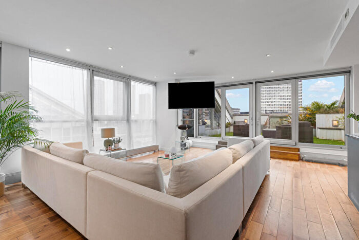 2 Bedroom Penthouse For Sale In Clowes Street, Salford, M3