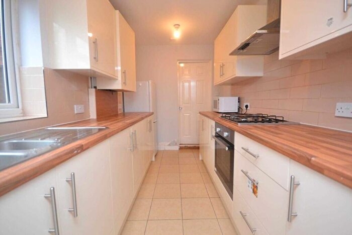 4 Bedroom Terraced House To Rent In Auckland Road, University Area, RG6