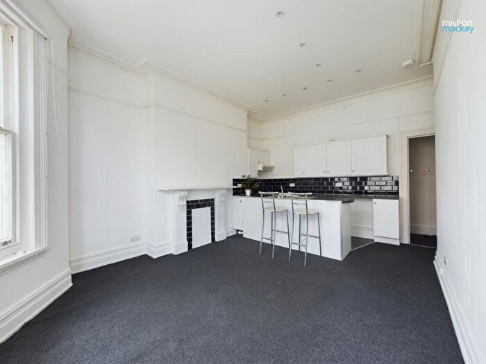 1 Bedroom Flat To Rent In Cambridge Road, Hove, East Sussex, BN3