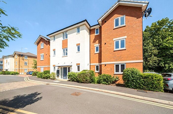 2 Bedroom Flat For Sale In Paxton Approach, Harlington, Dunstable, LU5