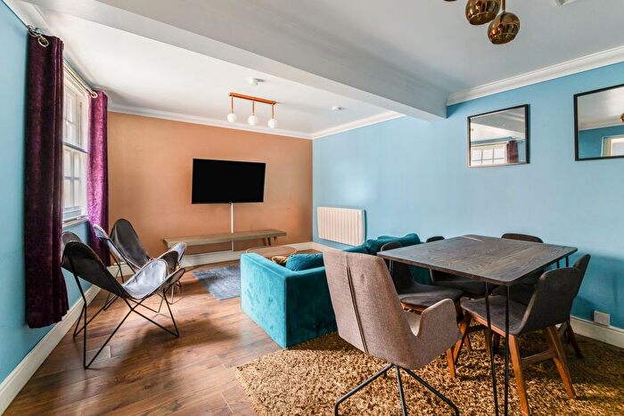 3 Bedroom Flat To Rent In George Street, Oxford, OX1