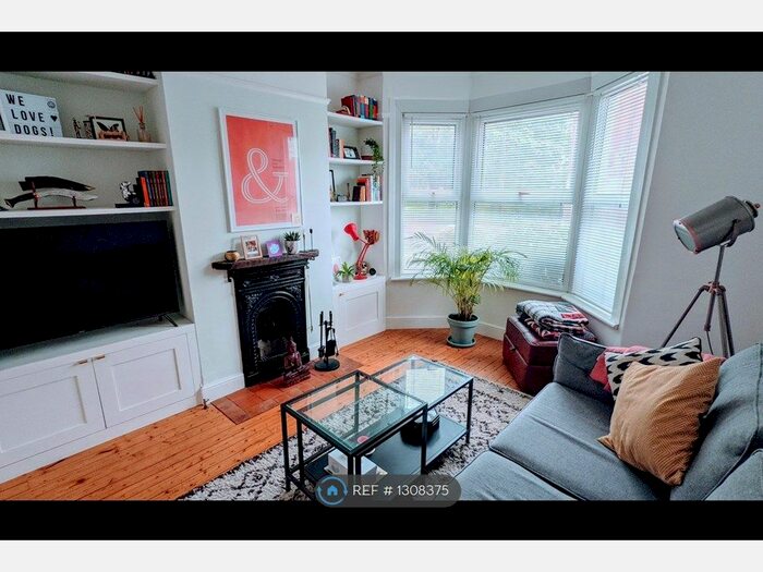 2 Bedroom Maisonette To Rent In Bell Vue, South Croydon CR2