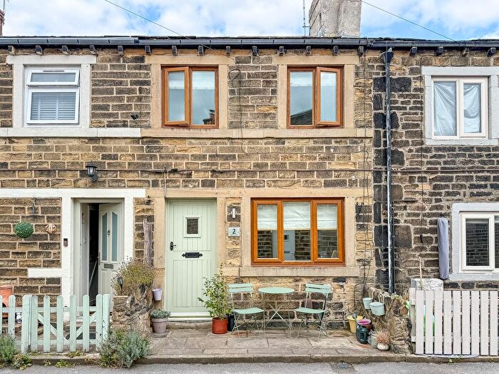 2 Bedroom Cottage For Sale In Crown Street, Honley, Holmfirth, HD9