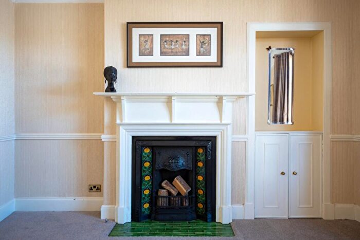 2 Bedroom Flat For Sale In Commercial Street, Kirkcaldy, KY1