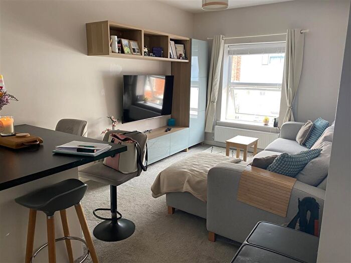 1 Bedroom Flat For Sale In Queen Street, Irthlingborough, NN9