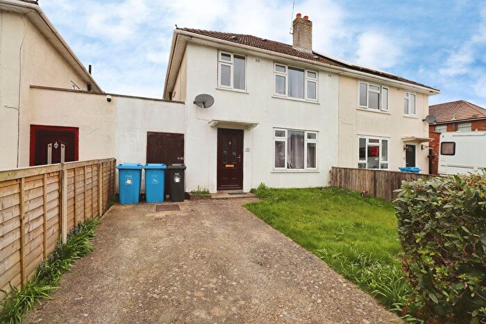 4 Bedroom Property To Rent In Benbow Crescent, Poole, BH12