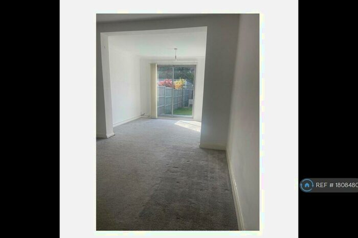 3 Bedroom End Of Terrace House To Rent In Matlock Crescent, Cheam, Sutton, SM3