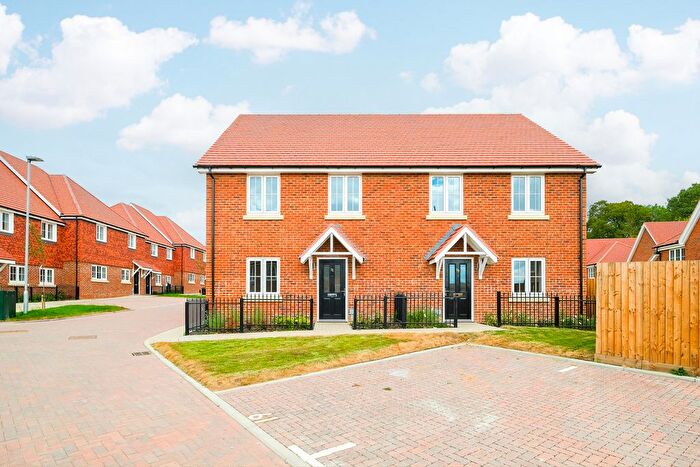 4 Bedroom Semi Detached House For Sale In Hartley Acres, Cranbrook, TN17