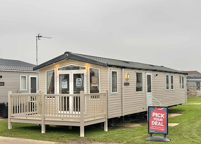 3 Bedroom Caravan For Sale In Three Bed Swift Bordeaux, Broadland Sands Holiday Park, Coast Road, Lowestoft, Suffolk, NR32