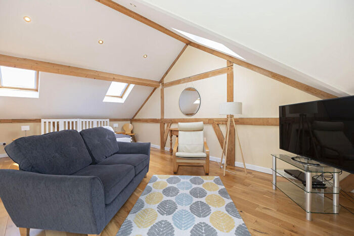 Apartment To Rent In High Street, Prestbury, Cheltenham, GL52