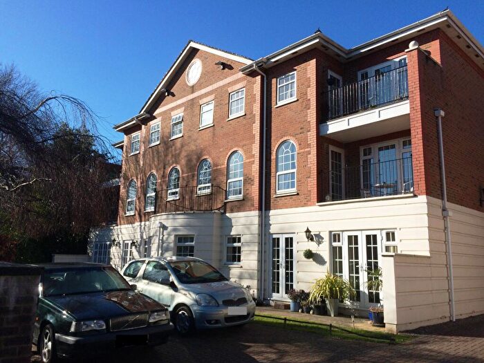 2 Bedroom Apartment To Rent In Sovereign Court, Winn Road, Southampton, SO17