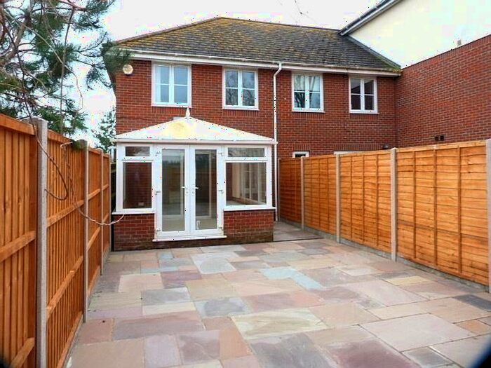 3 Bedroom End Of Terrace House To Rent In Wells Close, Portsmouth, PO3