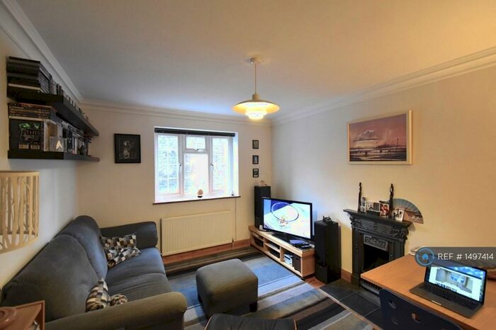 2 Bedroom Flat To Rent In Dunn Street, London, E8