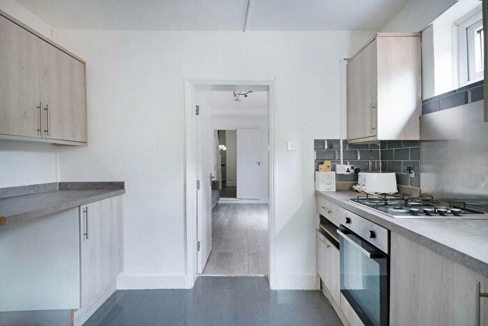 5 Bedroom Detached House To Rent In Brandon Street, London, SE17