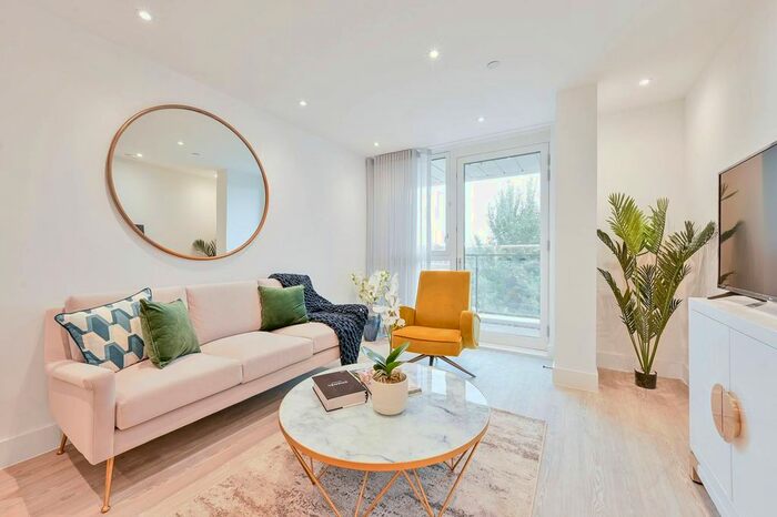 1 Bedroom Flat For Sale In Easton Lodge, Hanwell, W7