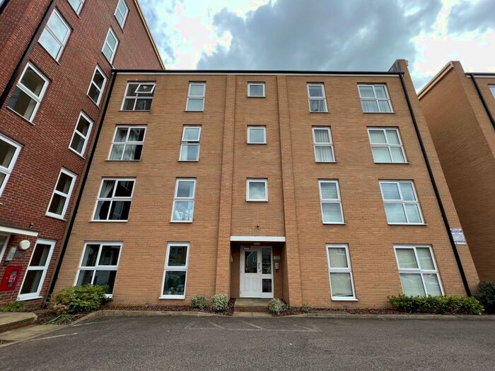2 Bedroom Apartment To Rent In Gloucester Gate, Basildon, SS14