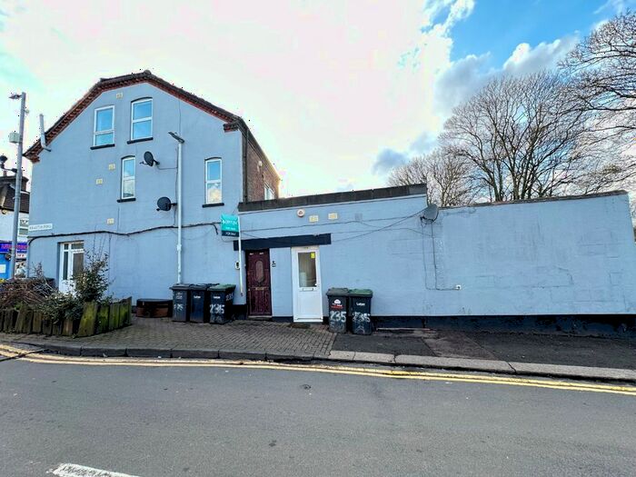 1 Bedroom Studio To Rent In North Street, Luton, Bedfordshire, LU2