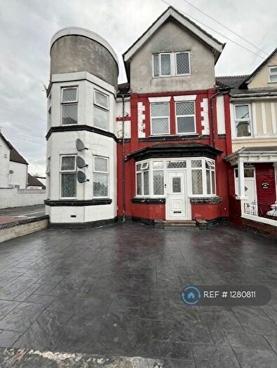 5 Bedroom Flat To Rent In Victoria Road, Tipton, DY4