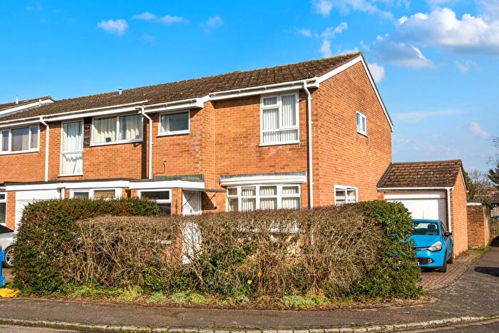 3 Bedroom End Of Terrace House For Sale In Richens Drive, Carterton, Oxfordshire, OX18
