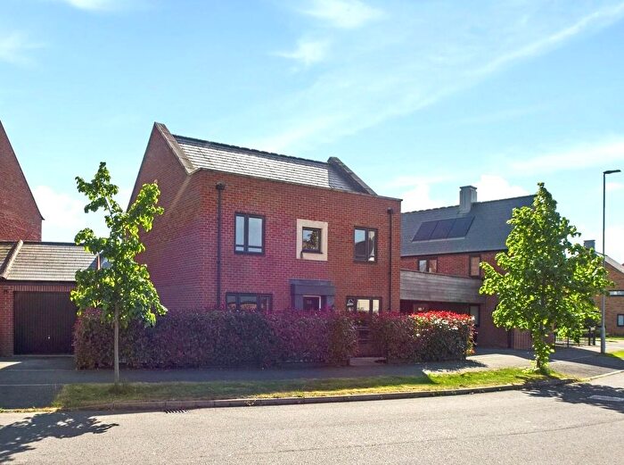 2 Bedroom Detached House To Rent In Sapphire Road, Bishops Cleeve, Cheltenham, GL52