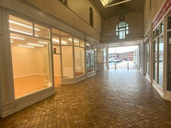 Detached House To Rent In Shop In Queens Walk, Barnstaple, EX32