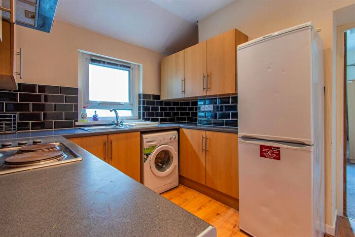 2 Bedroom Private Hall To Rent In Crwys Road, Cathays, CF24