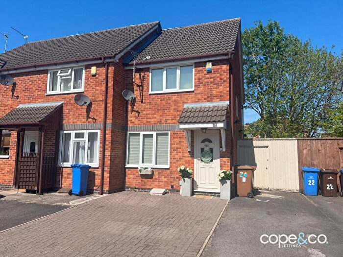 2 Bedroom Town House To Rent In Pendleside Way, Littleover, Derby, Derbyshire, DE23