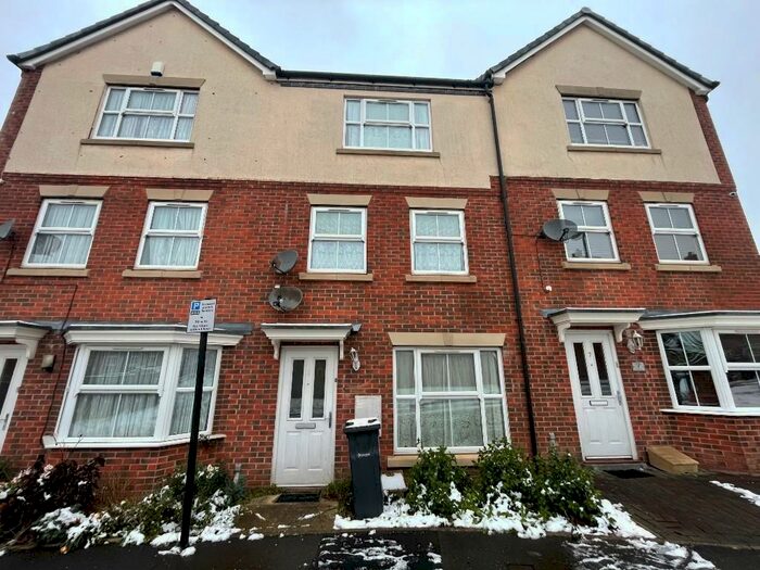 4 Bedroom Terraced House To Rent In Creed Way, West Bromwich, West Midlands, B70