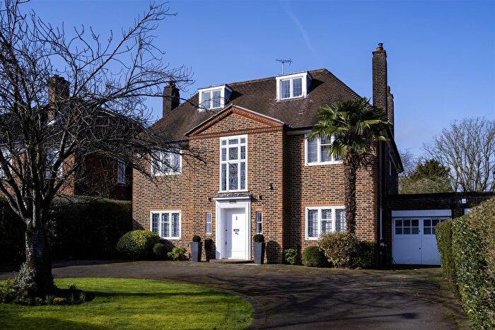 6 Bedroom Detached House For Sale In Winnington Road, N2