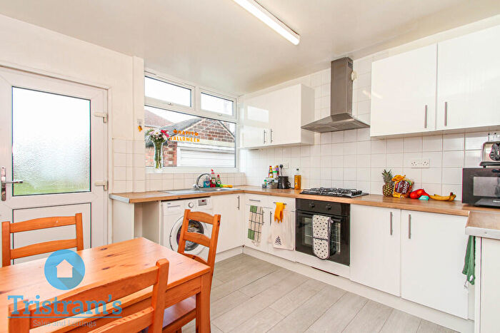 4 Bedroom Semi-Detached House To Rent In Western Boulevard, Wollaton, NG8