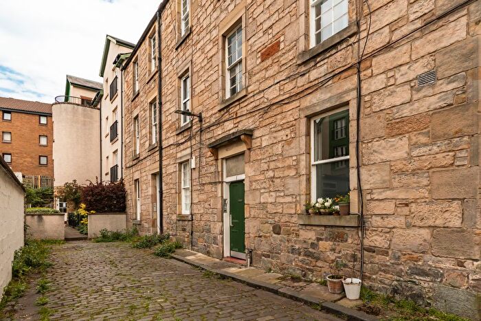 1 Bedroom Flat For Sale In / Munro Place, Edinburgh, EH3