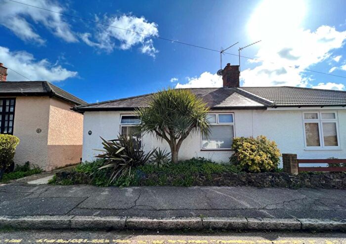 2 Bedroom Bungalow For Sale In Fairfield Road, Brentwood, CM14