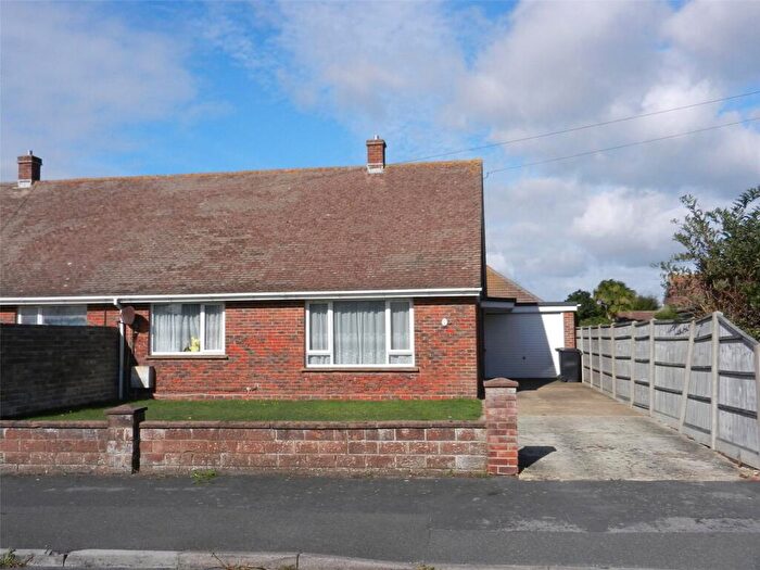 2 Bedroom Bungalow For Sale In Eastoke Avenue, Hayling Island, Hampshire, PO11