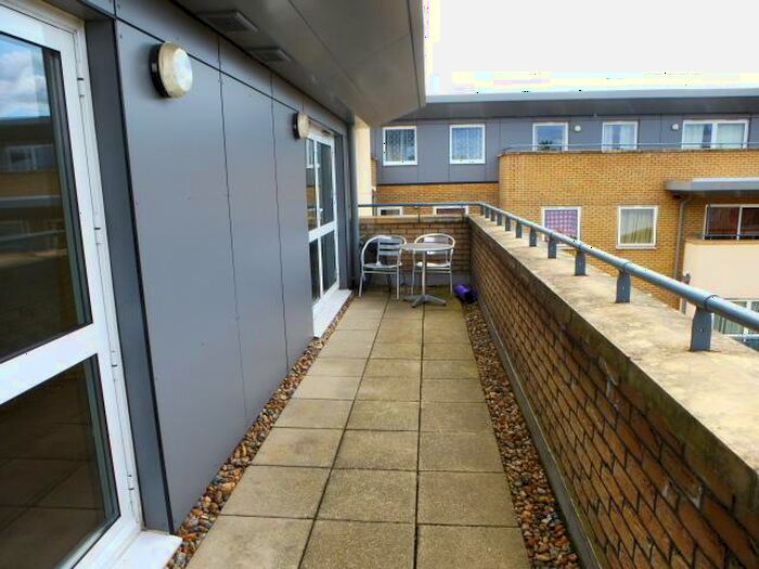 1 Bedroom Apartment To Rent In Cline Road, Bounds Green, N11