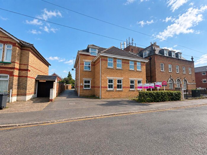 2 Bedroom Flat To Rent In Wycliffe Road, Winton, Bournemouth, BH9