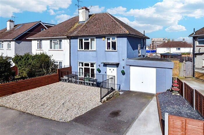 3 Bedroom Semi-Detached House For Sale In Hereford Road, Shepway, Maidstone, Kent, ME15