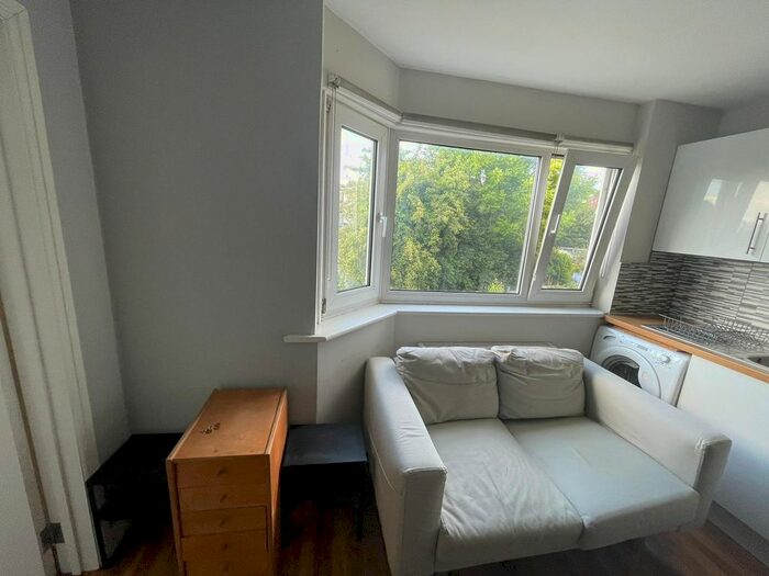 1 Bedroom Flat To Rent In Hendale Avenue, London, NW4