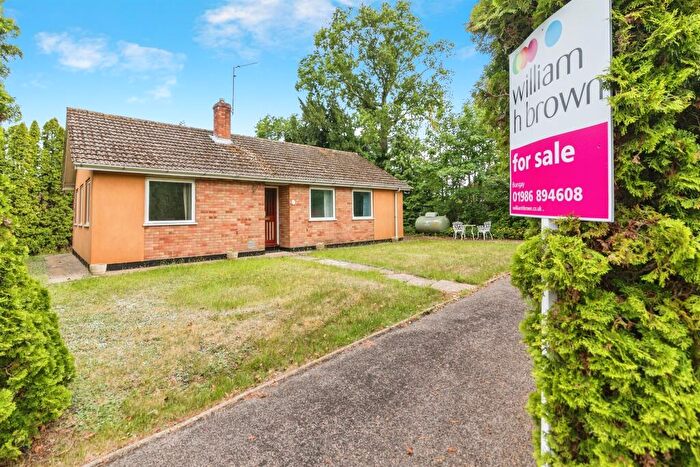 3 Bedroom Detached Bungalow For Sale In Elms Close, Earsham, Bungay, NR35