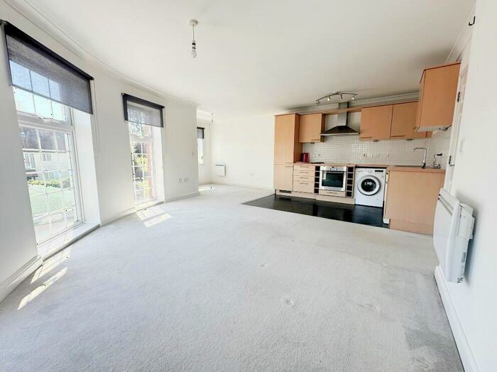 2 Bedroom Flat To Rent In Dorchester Court, Camberley, GU15