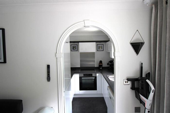 1 Bedroom Apartment For Sale In Egypt Esplanade, Cowes, PO31