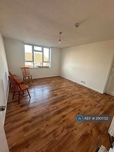 3 Bedroom Flat To Rent In Headley Park, Bristol, BS13