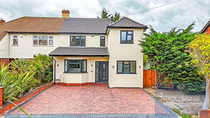 4 Bedroom Semi-Detached House For Sale In Fairview Road, Chigwell, Essex, IG7