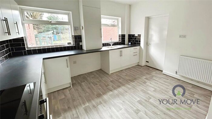 3 Bedroom Flat To Rent In Duchess Street, Shaw, Oldham, OL2