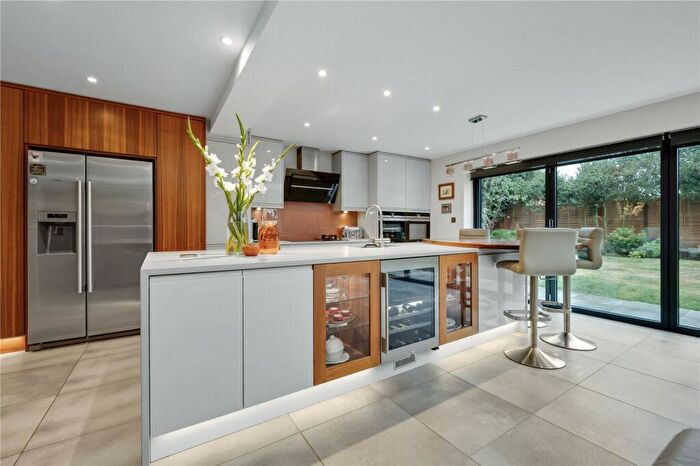 5 Bedroom Detached House For Sale In Waterperry Lane, Chobham, Woking, GU24