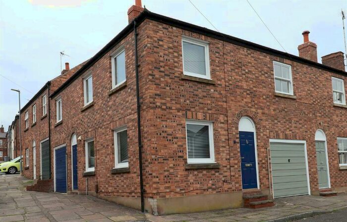 3 Bedroom Terraced House To Rent In Lord Street, Macclesfield, SK11