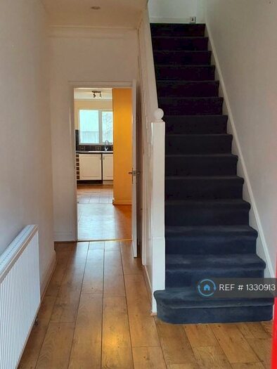 3 Bedroom End Of Terrace House To Rent In Haywood Road, Bromley, BR2