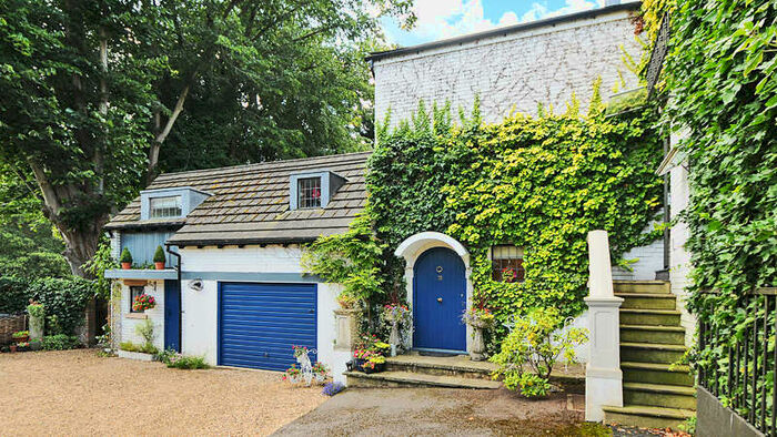 3 Bedroom Town House To Rent In Silwood Road, Ascot, SL5