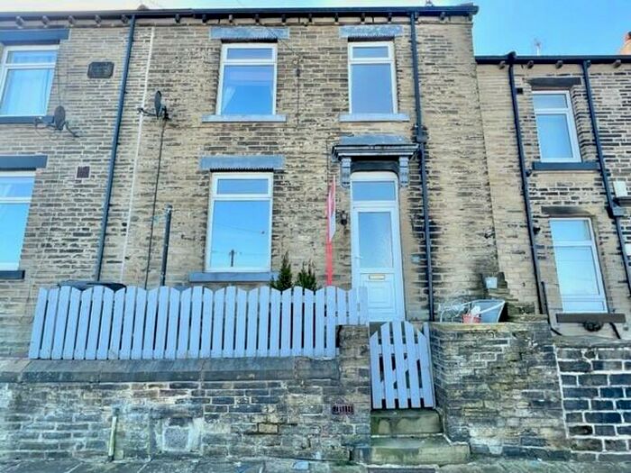 2 Bedroom House To Rent In Albert View, Halifax, HX2