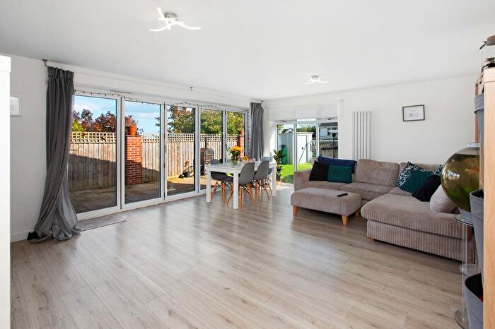 4 Bedroom Detached House For Sale In Buckeridge Avenue, Teignmouth, TQ14